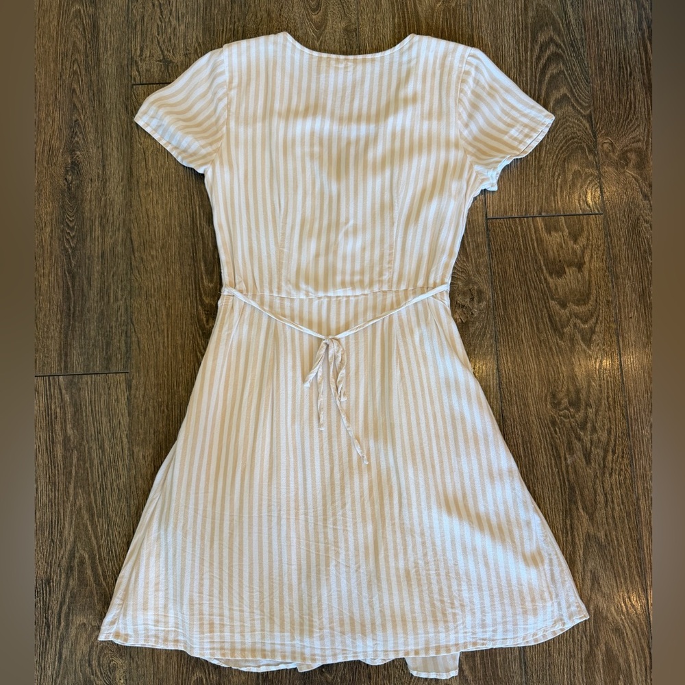 Abercrombie & Fitch Short Sleeve Dress Striped Tie Buttons - Picture 2 of 5